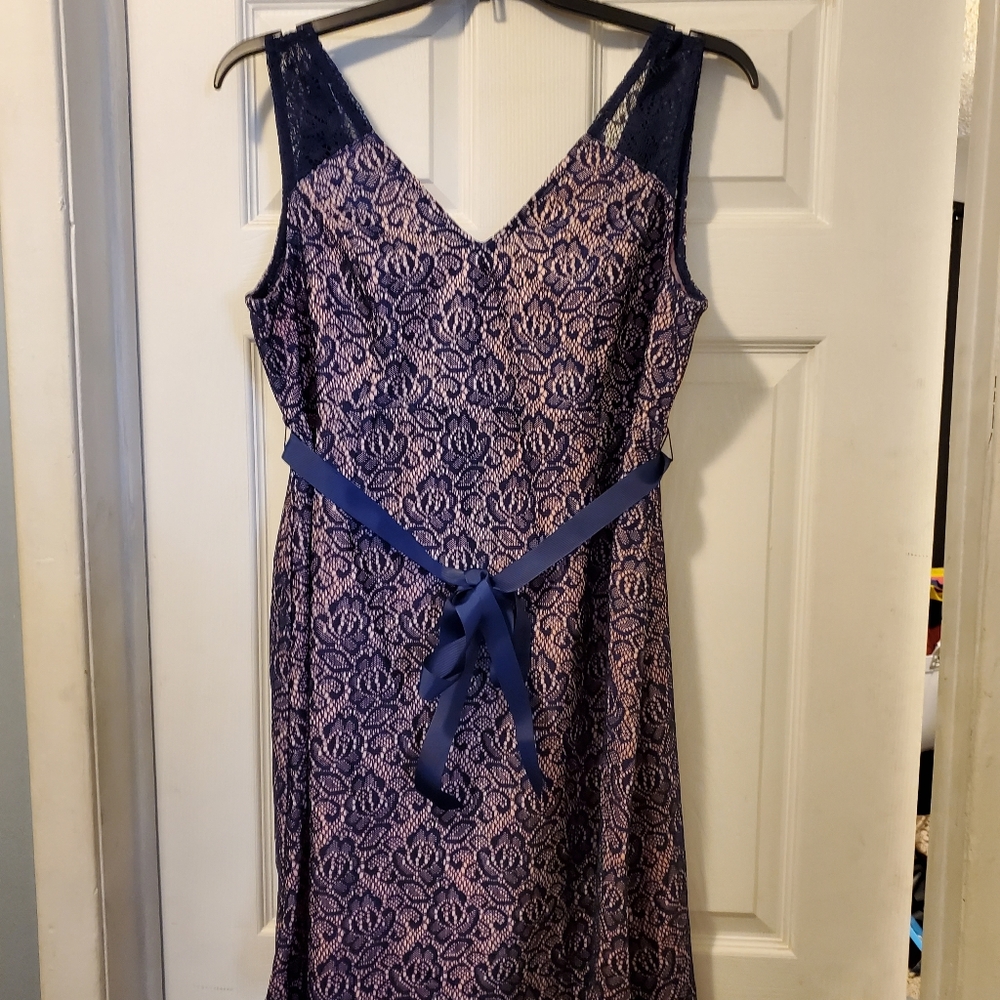 Maternity gender dress XL